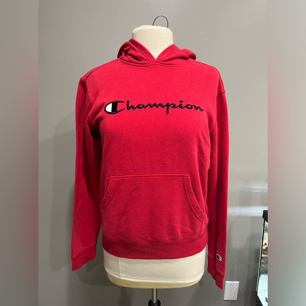 Champion‎ embroidered hooded sweatshirt